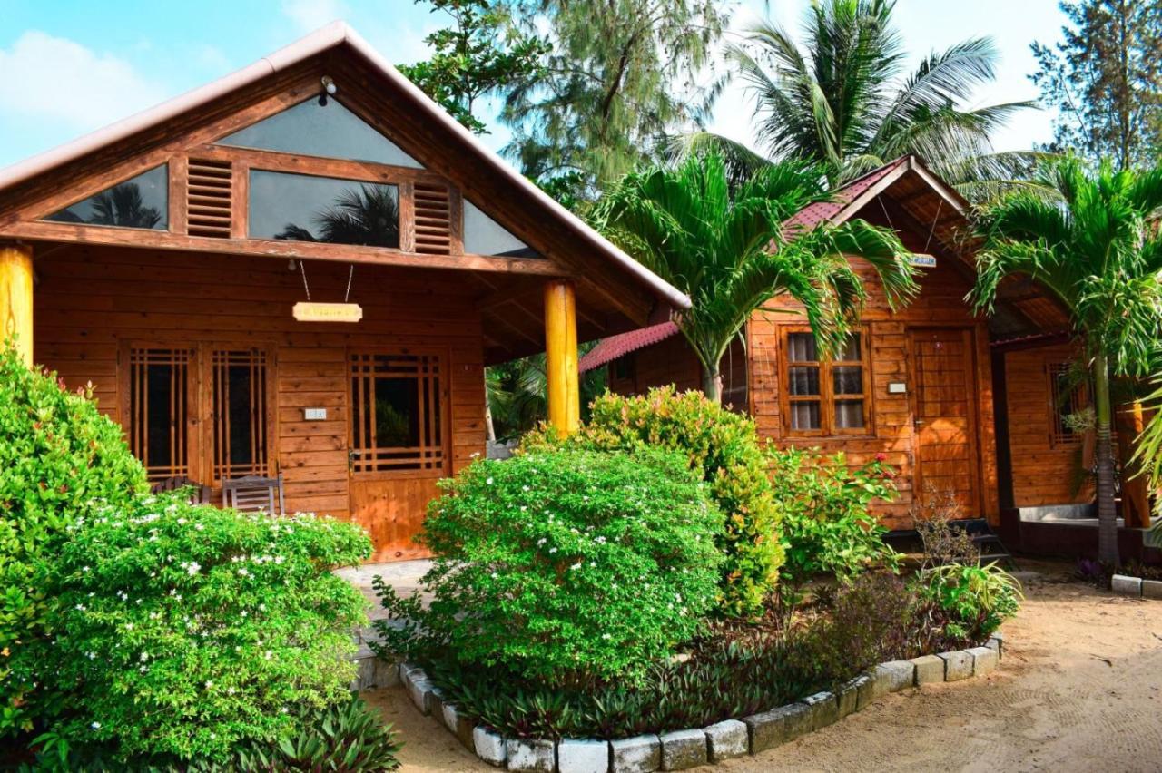 Mithra Paradise Beach Hotel Nilaveli Extérieur photo