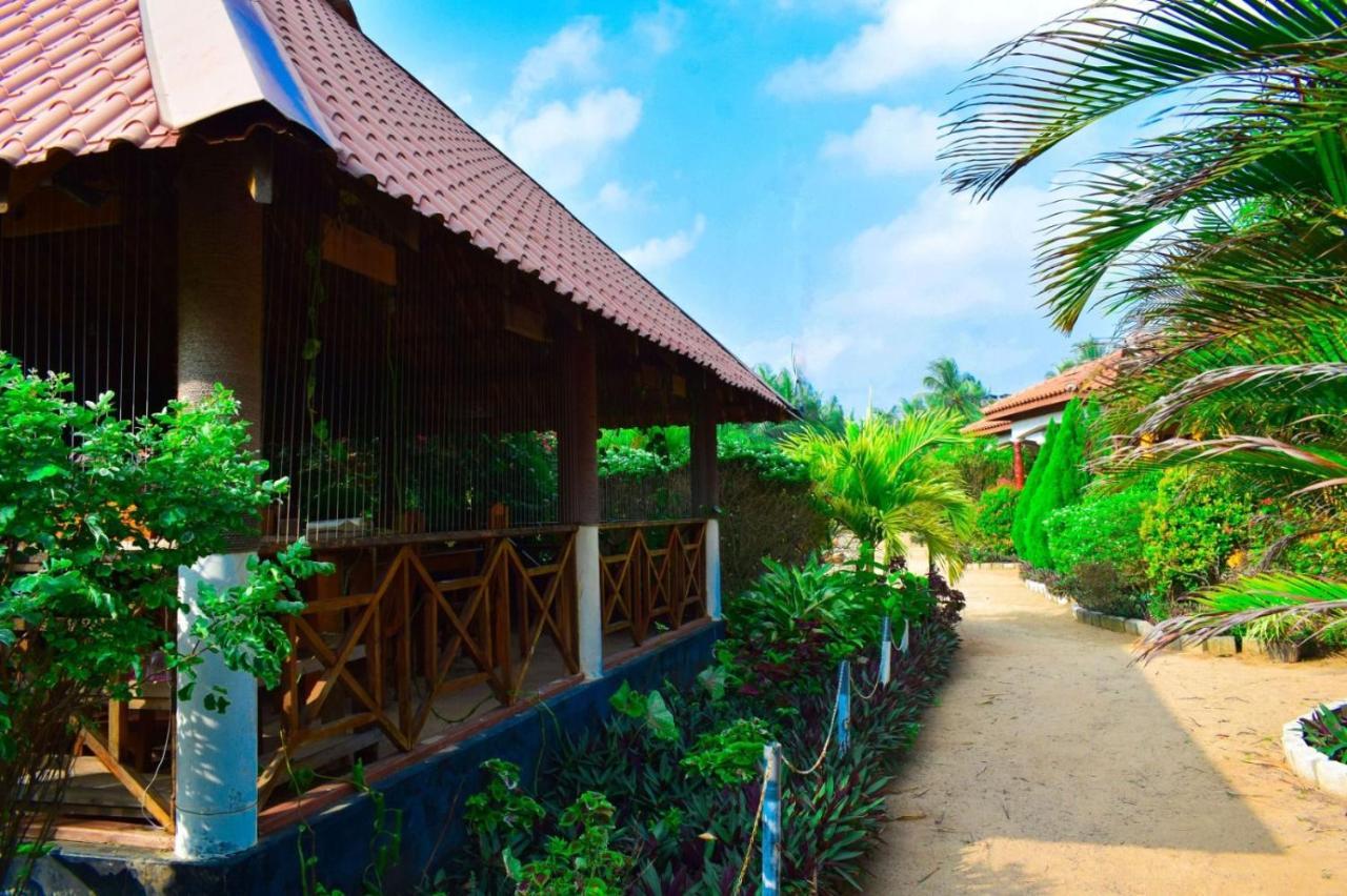 Mithra Paradise Beach Hotel Nilaveli Extérieur photo
