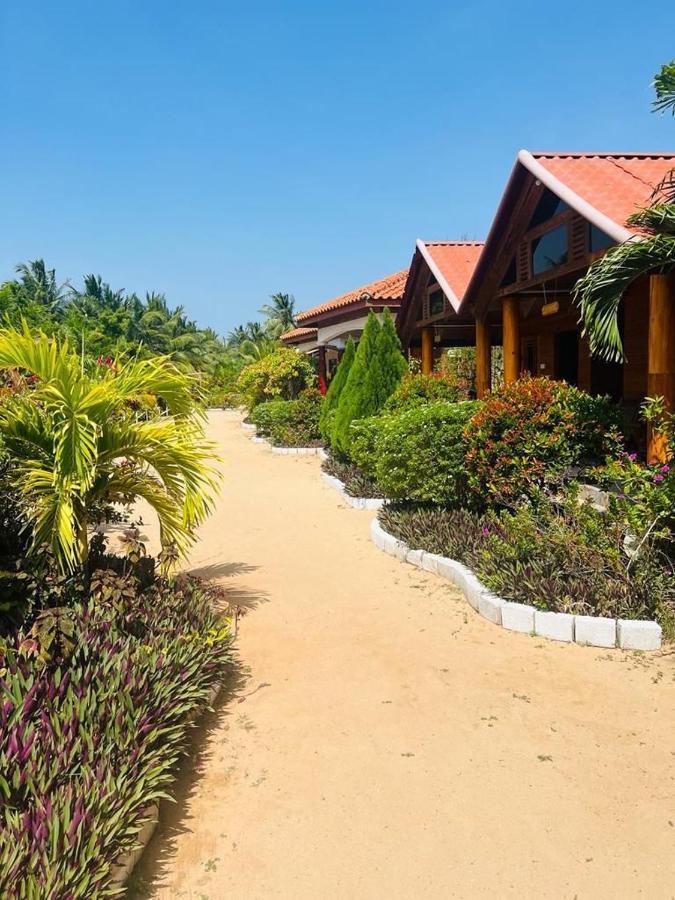 Mithra Paradise Beach Hotel Nilaveli Extérieur photo