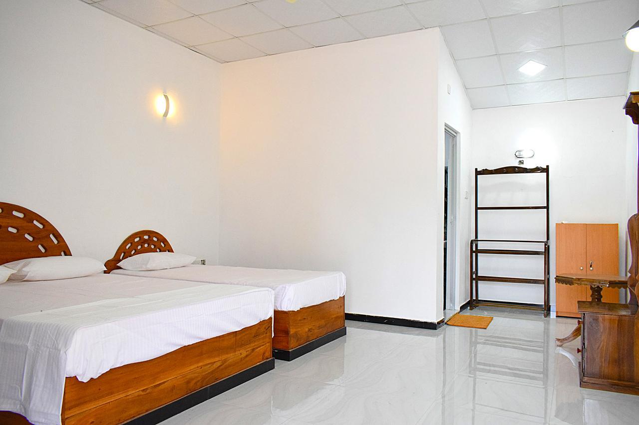 Mithra Paradise Beach Hotel Nilaveli Extérieur photo